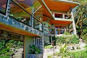 Hidden Canopy Treehouses Boutique