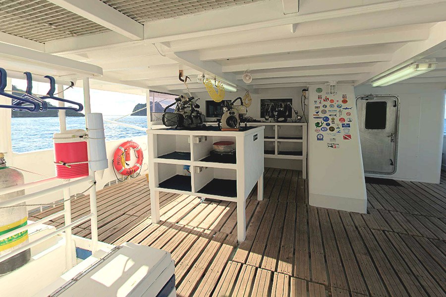 dive-deck