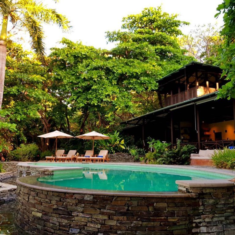 Latitude 10° Resort
